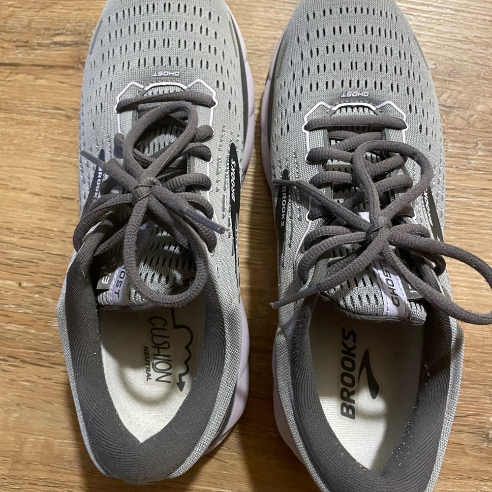 Good as new Brooks Ghost 13 running shoes. sneakers. Worn 3 times.Size 11 wide.